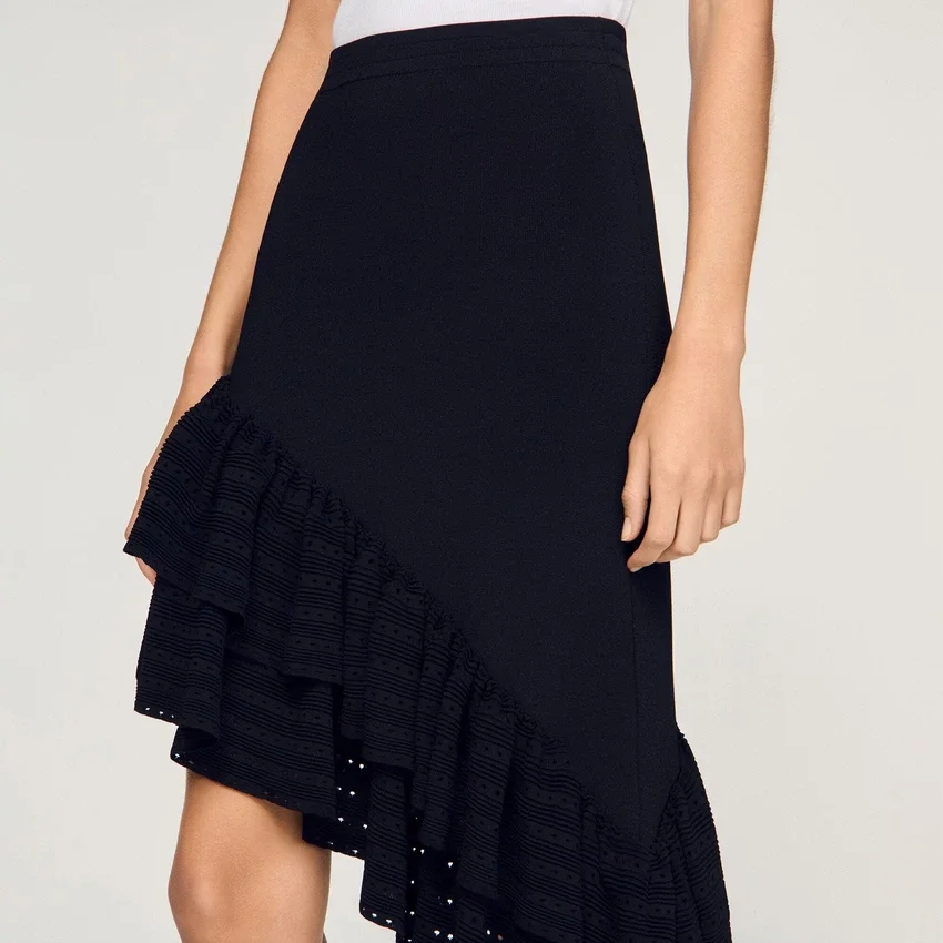 Asymmetrical knit skirt Asymmetrical knit skirt