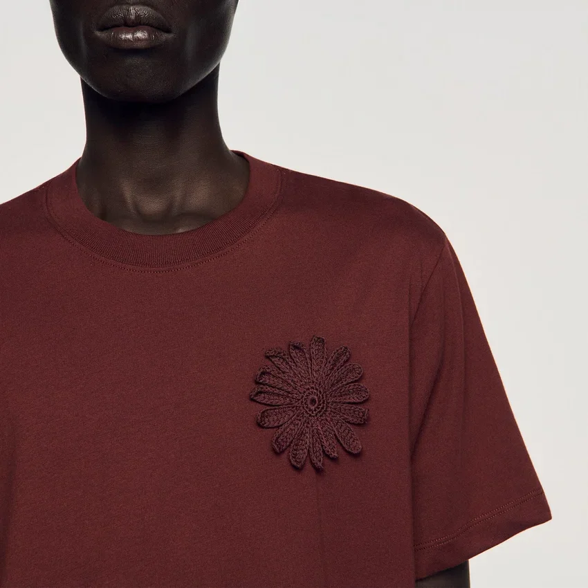 Cotton crochet flower T-shirt Cotton crochet flower T-shirt