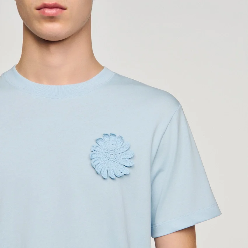 Cotton crochet flower T-shirt Cotton crochet flower T-shirt