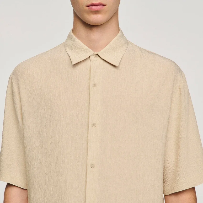 Crinkled-effect shirt with shark collar Crinkled-effect shirt with shark collar