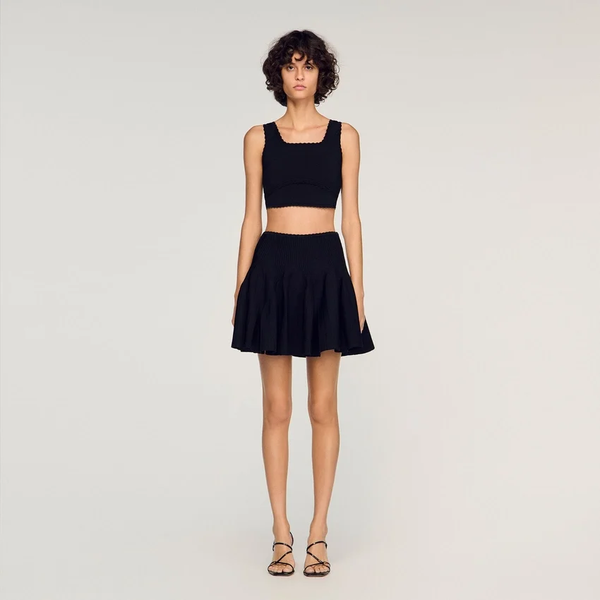 Cropped decorative knit top Cropped decorative knit top