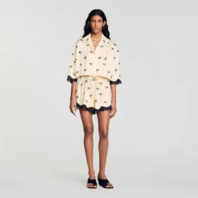 Cropped floral embroidered shirt