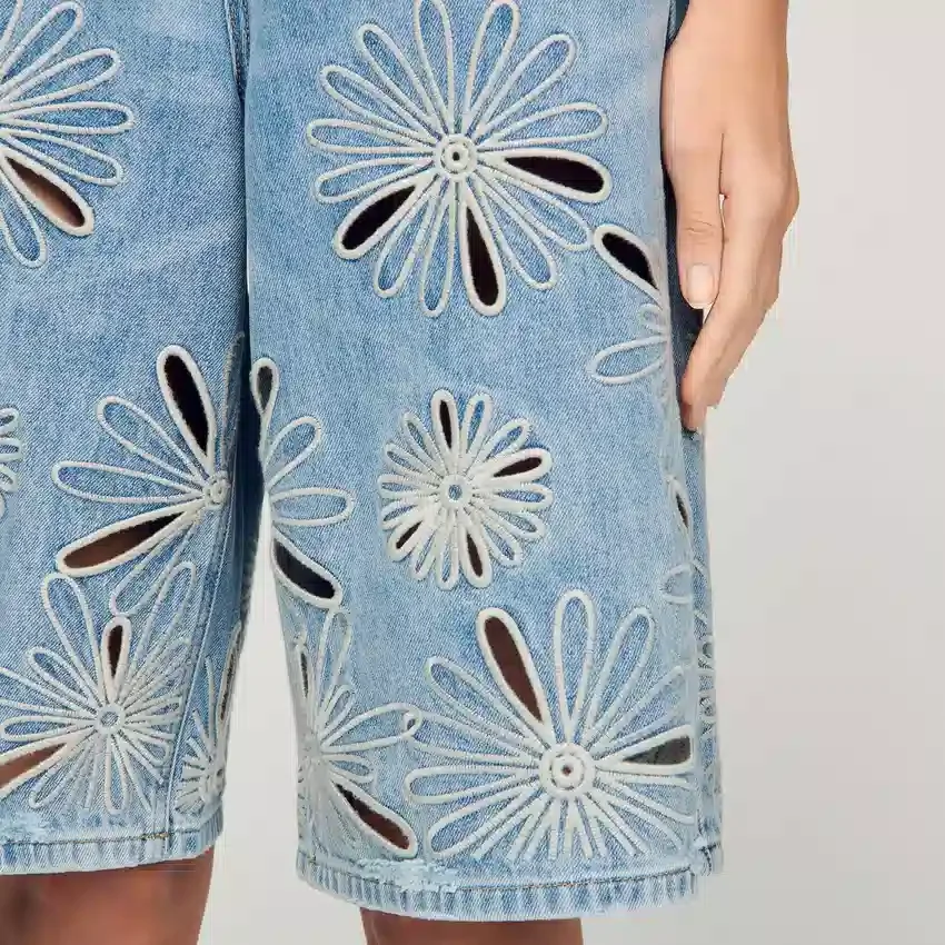 Embroidered Bermuda shorts Embroidered Bermuda shorts