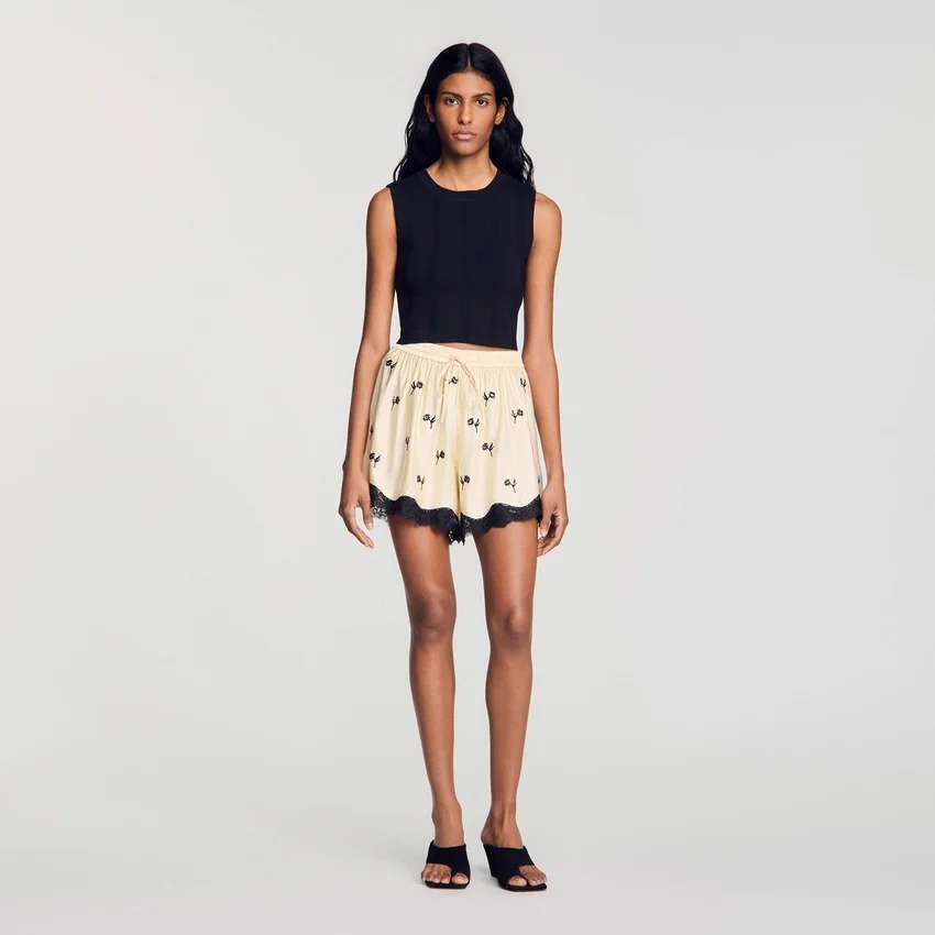 Floral embroidered shorts Floral embroidered shorts