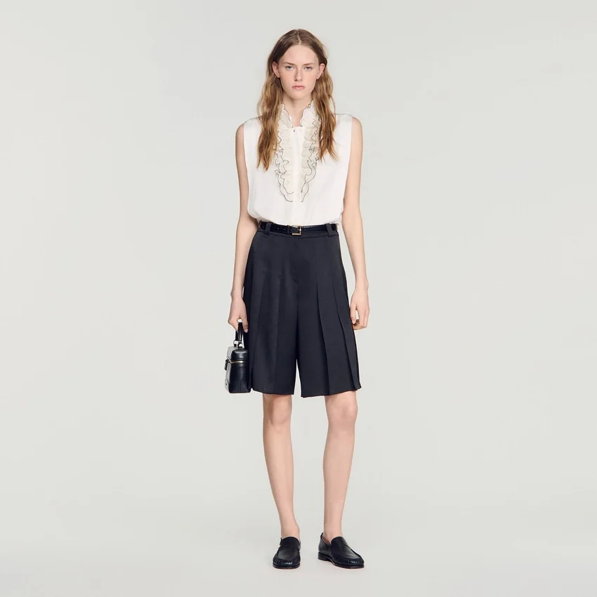 Long high-waisted pleated shorts Long high-waisted pleated shorts