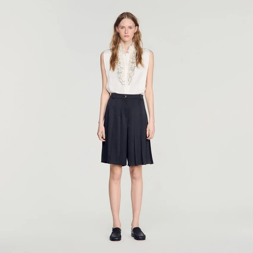 Long high-waisted pleated shorts Long high-waisted pleated shorts
