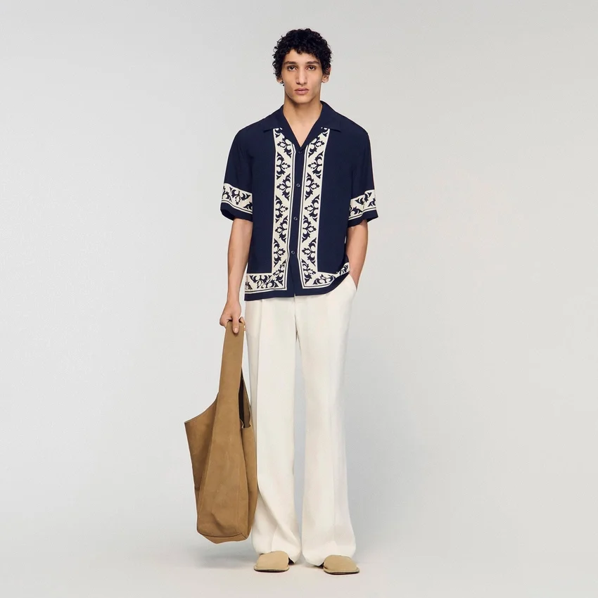 Loose-fit contrast print shirt Loose-fit contrast print shirt