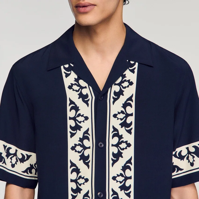 Loose-fit contrast print shirt Loose-fit contrast print shirt