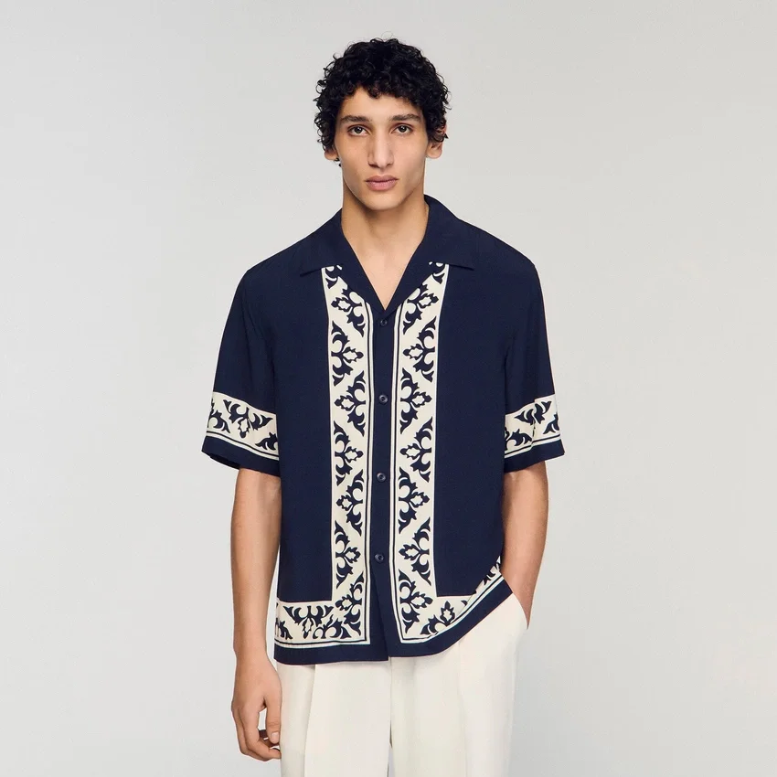 Loose-fit contrast print shirt Loose-fit contrast print shirt