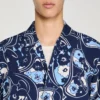 Loose-fit print shark collar shirt Loose-fit print shark collar shirt