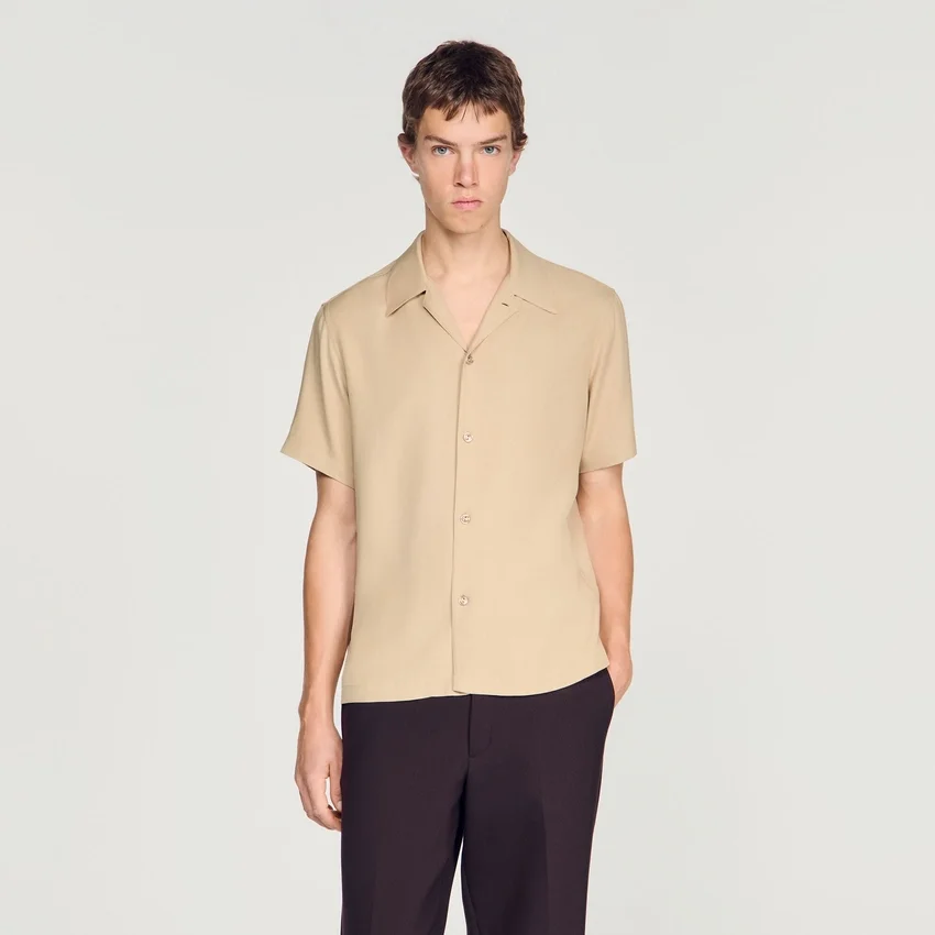 Loose-fit shark collar shirt Loose-fit shark collar shirt