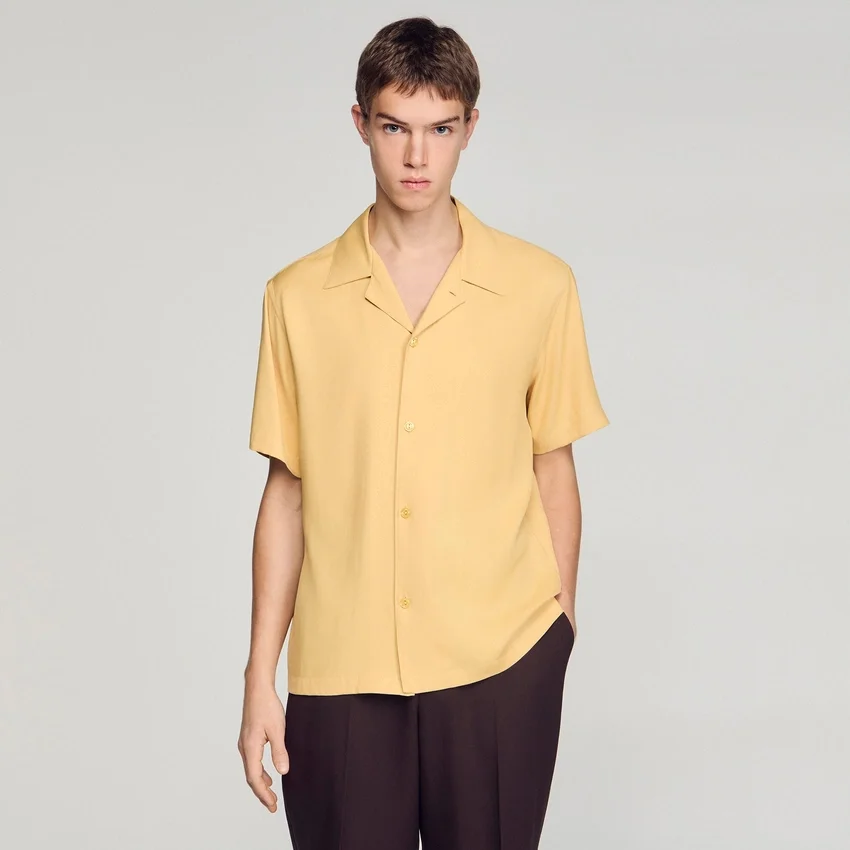 Loose-fit shark collar shirt Loose-fit shark collar shirt