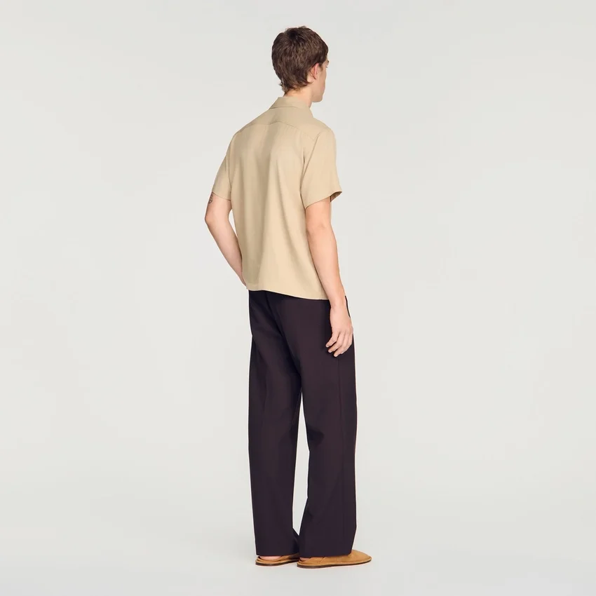 Loose-fit shark collar shirt Loose-fit shark collar shirt
