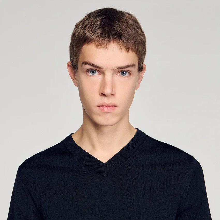 Short-sleeve V-neck T-shirt Short-sleeve V-neck T-shirt