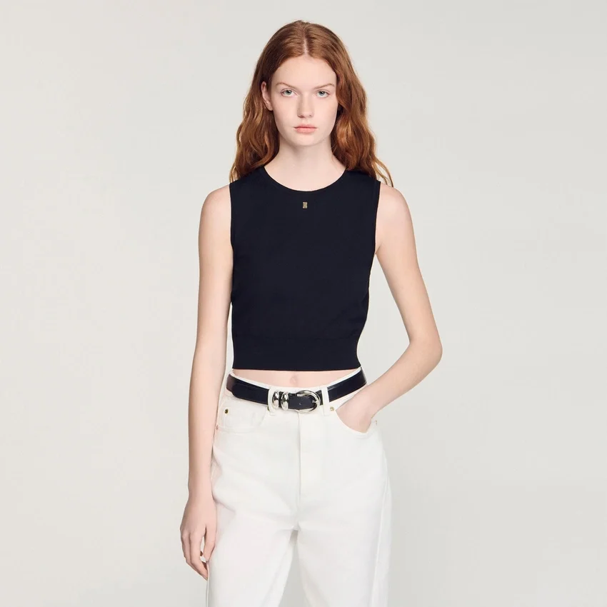 Sleeveless short knit sweater Sleeveless short knit sweater