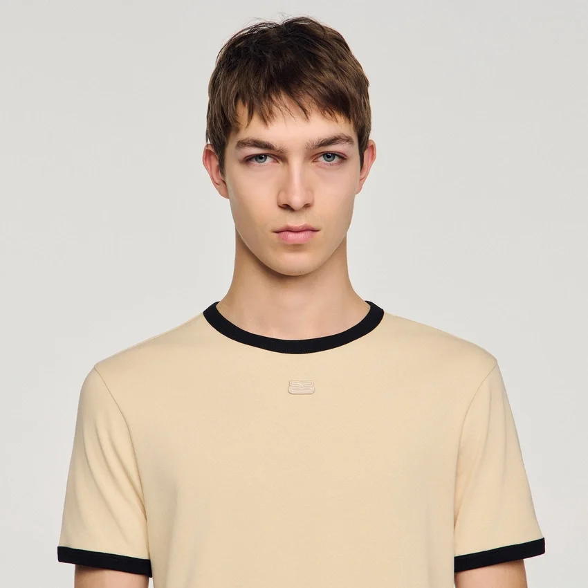 Two-tone patch T-shirt Two-tone patch T-shirt