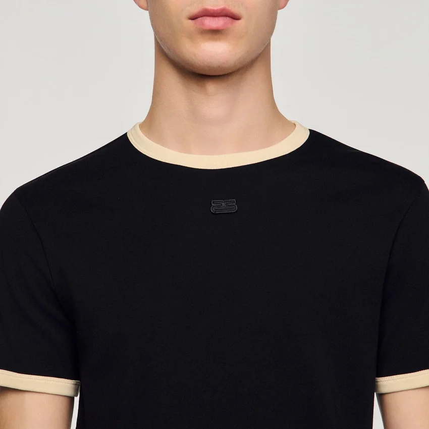 Two-tone patch T-shirt Two-tone patch T-shirt